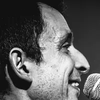 Hör dir undefined an, schau dir Musikvideos an, lies die Biografie, finde Tourdaten und mehr!