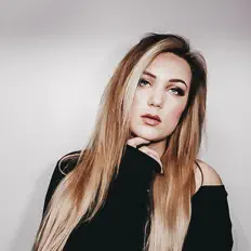 Ouve LINDZ, vê vídeos de música, lê a biografia, vê as datas da digressão e muito mais!