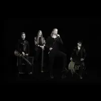 undefined을(를) 듣고, 뮤직 비디오를 보고, 약력을 읽고, 투어 일정 등을 확인하세요!