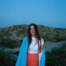 Adriana Quintãoを聴いたり、ミュージックビデオを鑑賞したり、経歴やツアー日程などを確認したりしましょう！