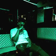 Ouça Dineroh, assista a videoclipes, leia a biografia, veja as datas das turnês e mais!