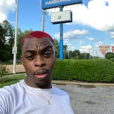 聆聽 Ruben、觀看音樂影片、閱讀小傳、查看巡演日期等！