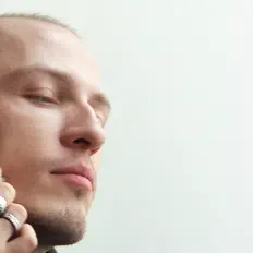 Ouça Aminov, assista a videoclipes, leia a biografia, veja as datas das turnês e mais!