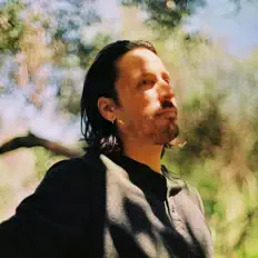 收听 Ryan LeVine、观看音乐视频、阅读小传、查看巡演日期等 ！