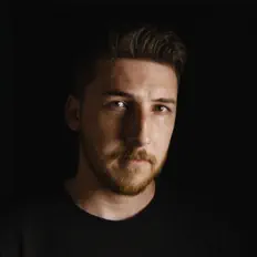 聆聽 Kyle McCuiston、觀看音樂影片、閱讀小傳、查看巡演日期等！