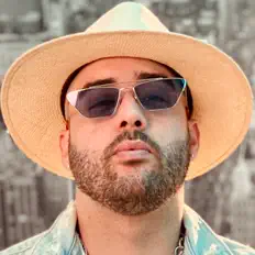 Escucha a Angelo Solo, mira videos musicales, lee su biografía, consulta las fechas de las gira y más.