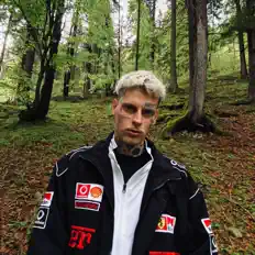 聆聽 Yungfakgod、觀看音樂影片、閱讀小傳、查看巡演日期等！