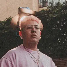 聆聽 Rulo、觀看音樂影片、閱讀小傳、查看巡演日期等！