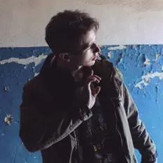Poslechněte si interpreta dierz, sledujte hudební videa, přečtěte si životopis, podívejte se na data turné a další informace.
