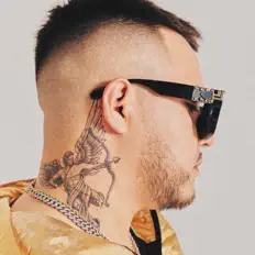 Ben C. Wins dinle, müzik videolarını izle, biyografisini oku, tur tarihlerini ve daha fazlasını gör!