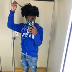 收听 Young Butterfly、观看音乐视频、阅读小传、查看巡演日期等 ！