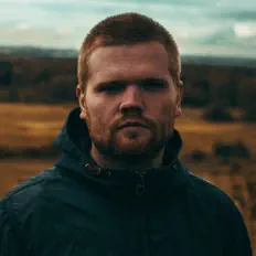 Hör dir Никита Нанэ an, schau dir Musikvideos an, lies die Biografie, finde Tourdaten und mehr!