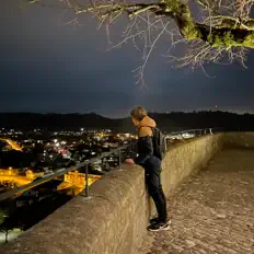 Escucha a ViviPiano, mira videos musicales, lee su biografía, consulta las fechas de las gira y más.
