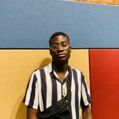 Oluwatosin을(를) 듣고, 뮤직 비디오를 보고, 약력을 읽고, 투어 일정 등을 확인하세요!