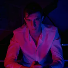 收听 Sluke、观看音乐视频、阅读小传、查看巡演日期等 ！
