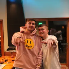 Hör dir Top Down an, schau dir Musikvideos an, lies die Biografie, finde Tourdaten und mehr!