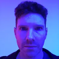 Écoutez undefined, regardez des vidéoclips, lisez la biographie, consultez les dates de tournée et plus encore !