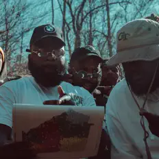 East Chainを聴いたり、ミュージックビデオを鑑賞したり、経歴やツアー日程などを確認したりしましょう！