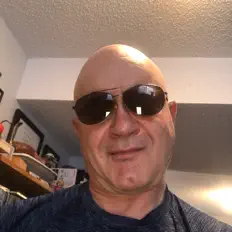 Ακούστε περιεχόμενο από Jim Georgas, παρακολουθήστε μουσικά βίντεο, διαβάστε το βιογραφικό, δείτε ημερομηνίες περιοδείας, και πολλά ακόμη!