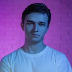 Hör dir Oiboy an, schau dir Musikvideos an, lies die Biografie, finde Tourdaten und mehr!