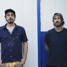 the dirt luckを聴いたり、ミュージックビデオを鑑賞したり、経歴やツアー日程などを確認したりしましょう！