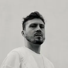 Escucha a Ray Sargent, mira vídeos musicales, lee la biografía, consulta fechas de giras y mucho más.