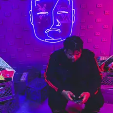 Dengarkan Swold, tonton video musik, baca bio, lihat tanggal tur & lainnya!