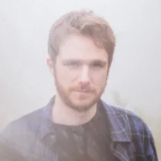 聆聽 Make Sure、觀看音樂影片、閱讀小傳、查看巡演日期等！