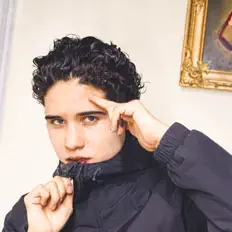 Ouve Julio Castillo, vê vídeos de música, lê a biografia, vê as datas da digressão e muito mais!