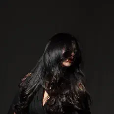 Dengarkan Mesa Bunga, tonton video musik, baca bio, lihat tanggal tur & lainnya!