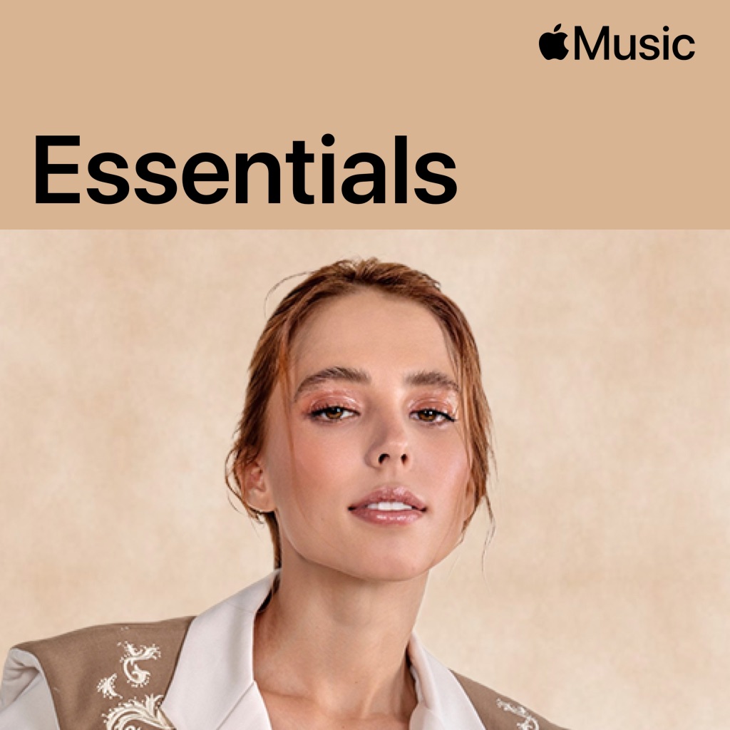 Majo Aguilar Essentials
