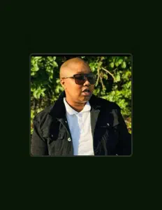 Hör dir Smash an, schau dir Musikvideos an, lies die Biografie, finde Tourdaten und mehr!