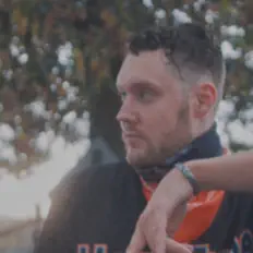 Luister naar TyMe WArp, bekijk muziekvideo's, lees de bio, bekijk de tourdata, en meer!