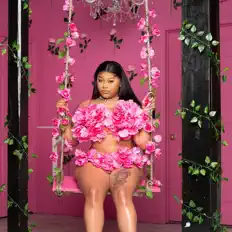 聆聽 Isis Aaliyah、觀看音樂影片、閱讀小傳、查看巡演日期等！