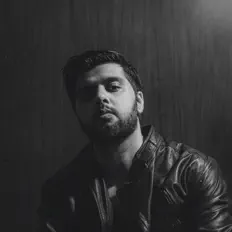 Ascolta Umair Ali, guarda video musicali, leggi la biografia, vedi le date del tour & altro!