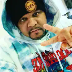 Young Sagg을(를) 듣고, 뮤직 비디오를 보고, 약력을 읽고, 투어 일정 등을 확인하세요!