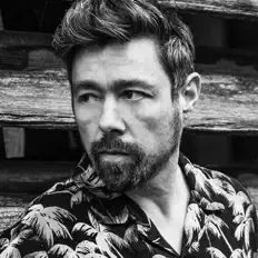 聆聽 H-Burns、觀看音樂影片、閱讀小傳、查看巡演日期等！