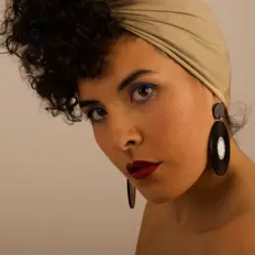 Listen to Mía Rizzo, watch music videos, read bio, see tour dates & more!