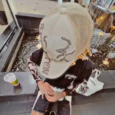 Hbk Lilを聴いたり、ミュージックビデオを鑑賞したり、経歴やツアー日程などを確認したりしましょう！