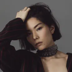 聆聽 MASUMI、觀看音樂影片、閱讀小傳、查看巡演日期等！