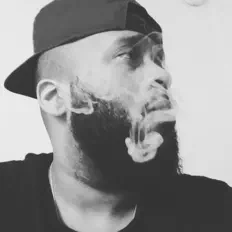 Poslechněte si interpreta Jay 1hundred, sledujte hudební videa, přečtěte si životopis, podívejte se na data turné a další informace.