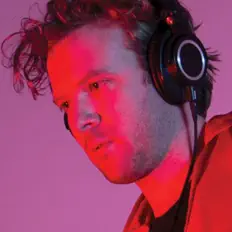 Ouve Good Sport, vê vídeos de música, lê a biografia, vê as datas da digressão e muito mais!