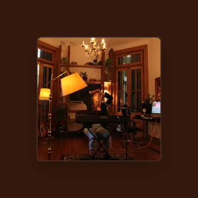 Listen to \ JOAQUINA \, watch music videos, read bio, see tour dates & more!