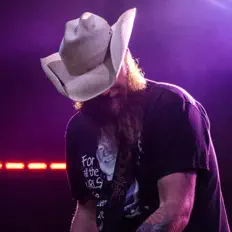 Ακούστε περιεχόμενο από Jason Callahan, παρακολουθήστε μουσικά βίντεο, διαβάστε το βιογραφικό, δείτε ημερομηνίες περιοδείας, και πολλά ακόμη!