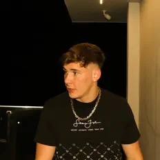 收听 King Leonik、观看音乐视频、阅读小传、查看巡演日期等 ！