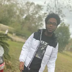 Poslechněte si interpreta FFGM 23HREE, sledujte hudební videa, přečtěte si životopis, podívejte se na data turné a další informace.