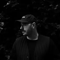 Escucha a Ootro, mira videos musicales, lee su biografía, consulta las fechas de las gira y más.