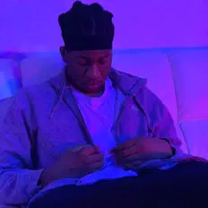 Poslechněte si interpreta Kid Mensah, sledujte hudební videa, přečtěte si životopis, podívejte se na data turné a další informace.