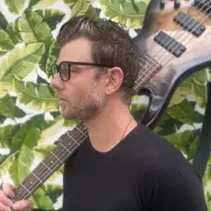 Dengarkan John Craig & The Weekend, tonton video musik, baca bio, lihat tanggal tur & lainnya!