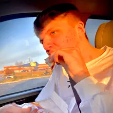 Grayson Juel dinle, müzik videolarını izle, biyografisini oku, tur tarihlerini ve daha fazlasını gör!